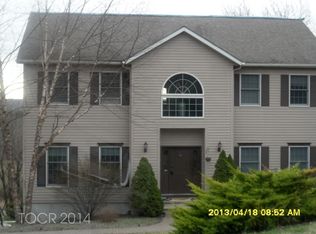 17 Hidden Hills Rd, Oak Ridge, NJ 07438