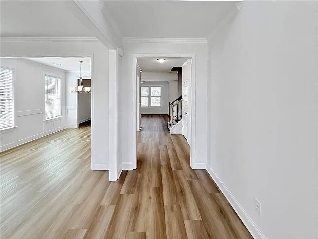 4 bed, 2.5 bath, 2676 sqft, $2,450 — Photo 2