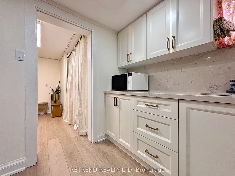 260 Ranee Ave #LOWER — Photo 4