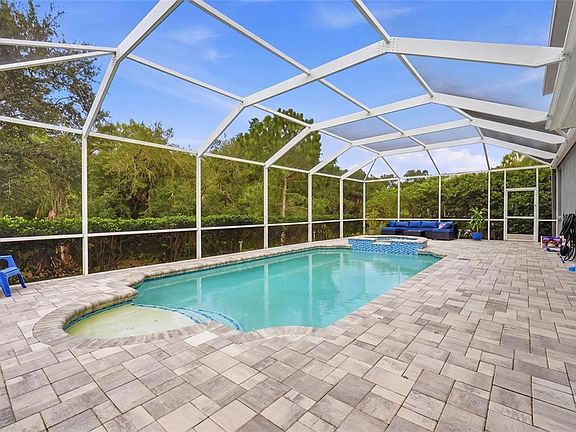 4th image of 835 CEDARCREST COURT