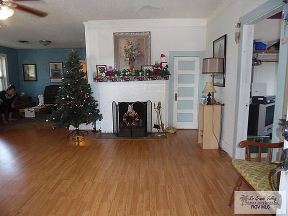 3rd image of 1404 W Washington St