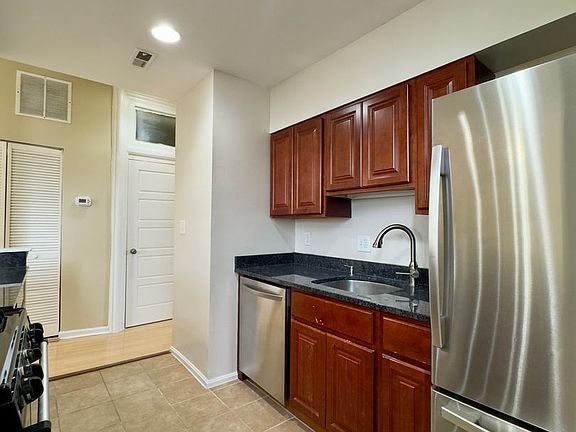 5th image of 2304 Eutaw Pl APT 4