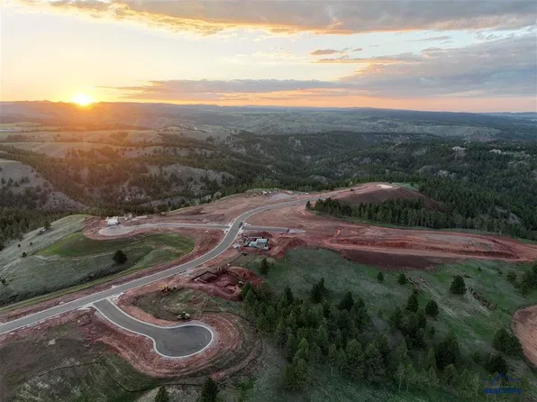 5545 Cloud Peak Dr, Rapid City, SD 57702