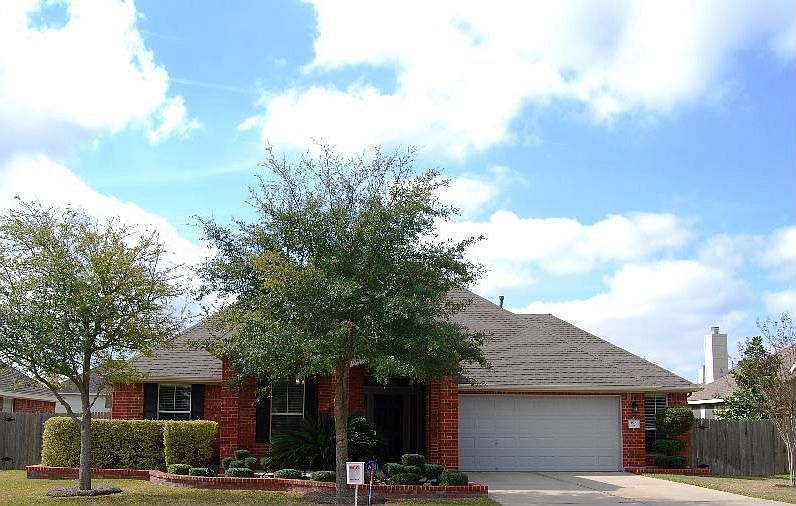 1st image of 818 Windsor Hill Dr