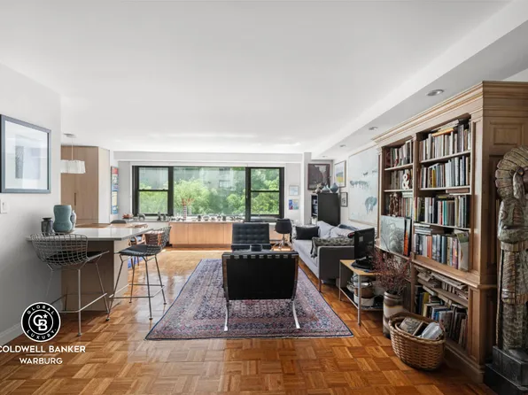 1065 Park Avenue image 3 of 11