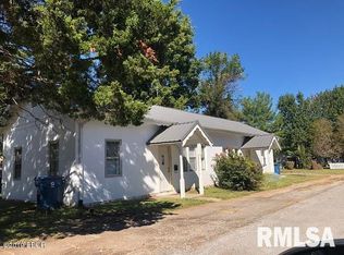 307 Charles St, Benton, IL 62812