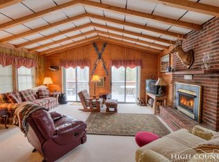 102 Teaberry Trl, Banner Elk, NC 28604