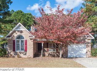 108 Stonesthrow Ln, Raeford, NC 28376