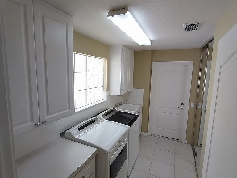 4910 Kingston Way — Photo 17