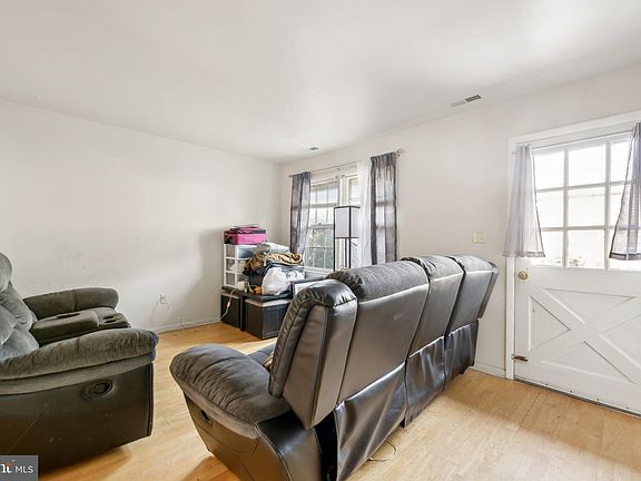 3rd image of 5209 Heritage Dr