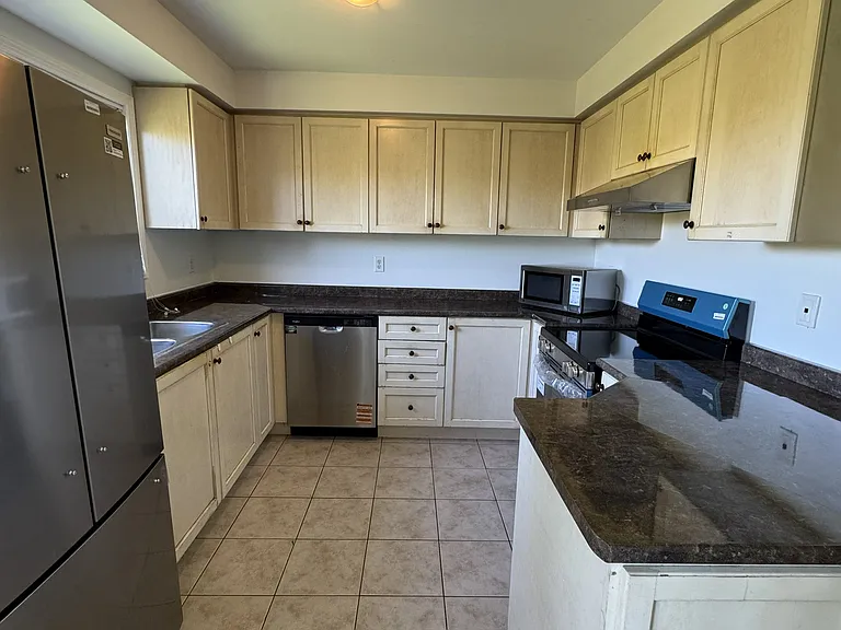 93 Mare Cres — Photo 3