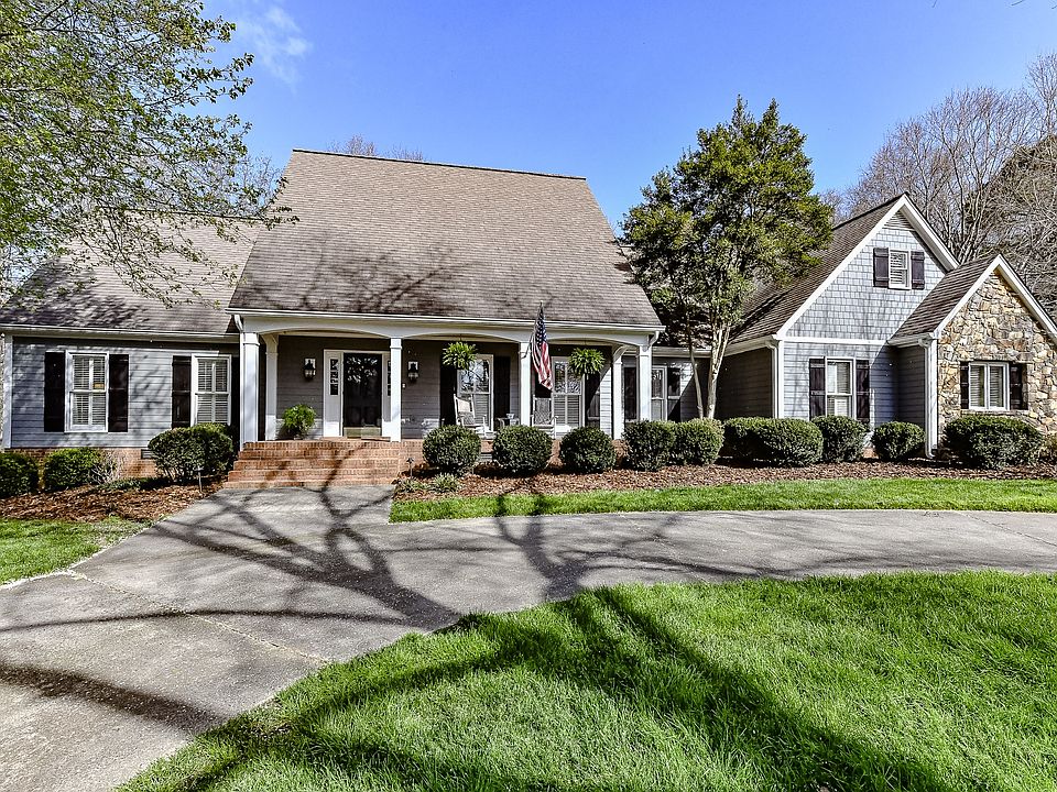 1st image of 4401 Forest Hills Dr