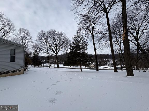 3rd image of 311 Longview Rd