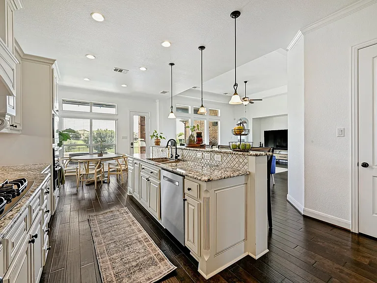 4303 Woodledge Pl — Photo 14