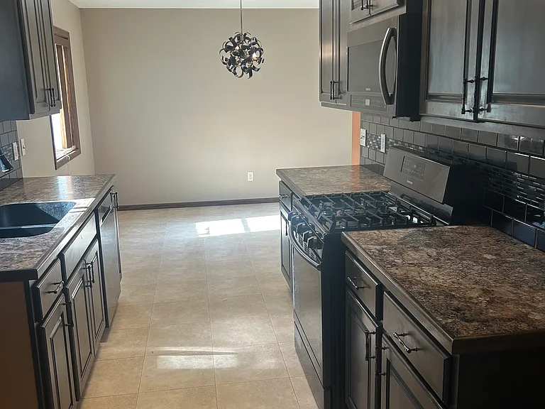 1300 S Olive Dr — Photo 2