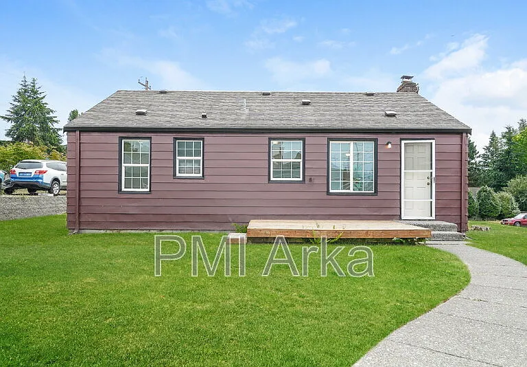 7306 S 115th St — Photo 14