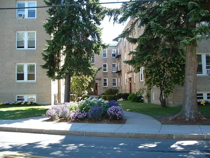 73 Fenno St #1B — Photo 2