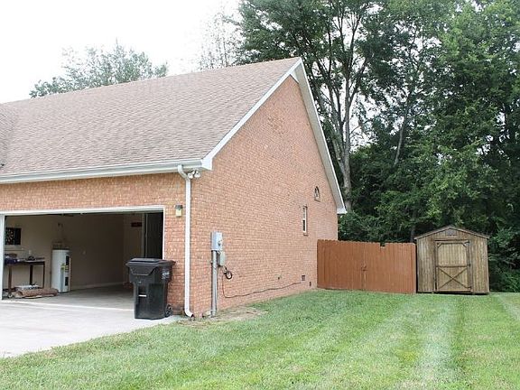 3rd image of 104 Woodridge Dr