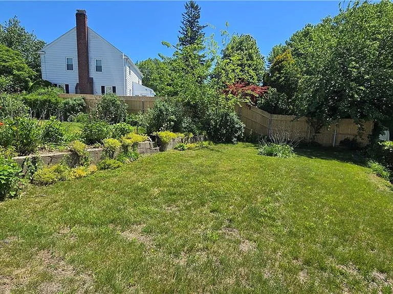 63 La Salle Dr — Photo 18