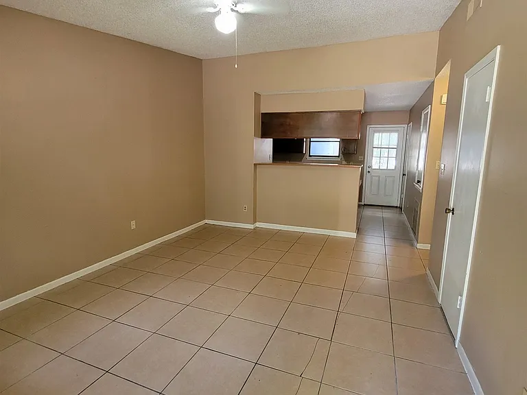 5392 Dawn Ct — Photo 3