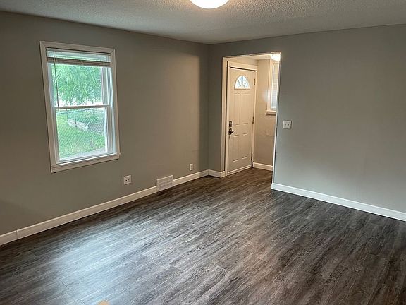 4th image of 3945 Van Nest Ave