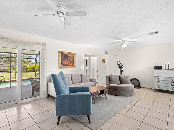 5th image of 6057 Myrtlewood Rd