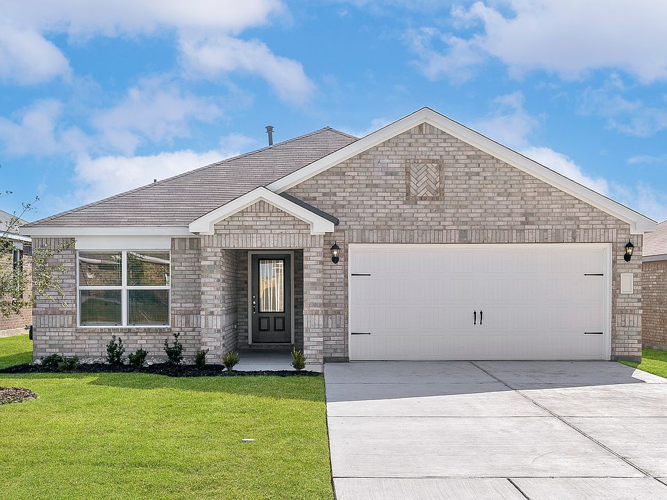 The Blanco is a beautiful one-story floor plan with a brick exterior.