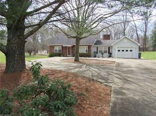 123 Whispering Creek Dr, King, NC 27021