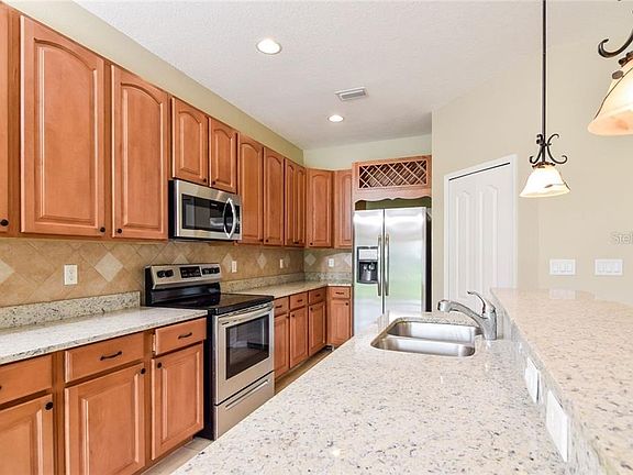 5th image of 9829 Jasmine Brook Cir