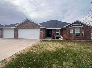 3716 Springwood Dr, Clovis, NM 88101