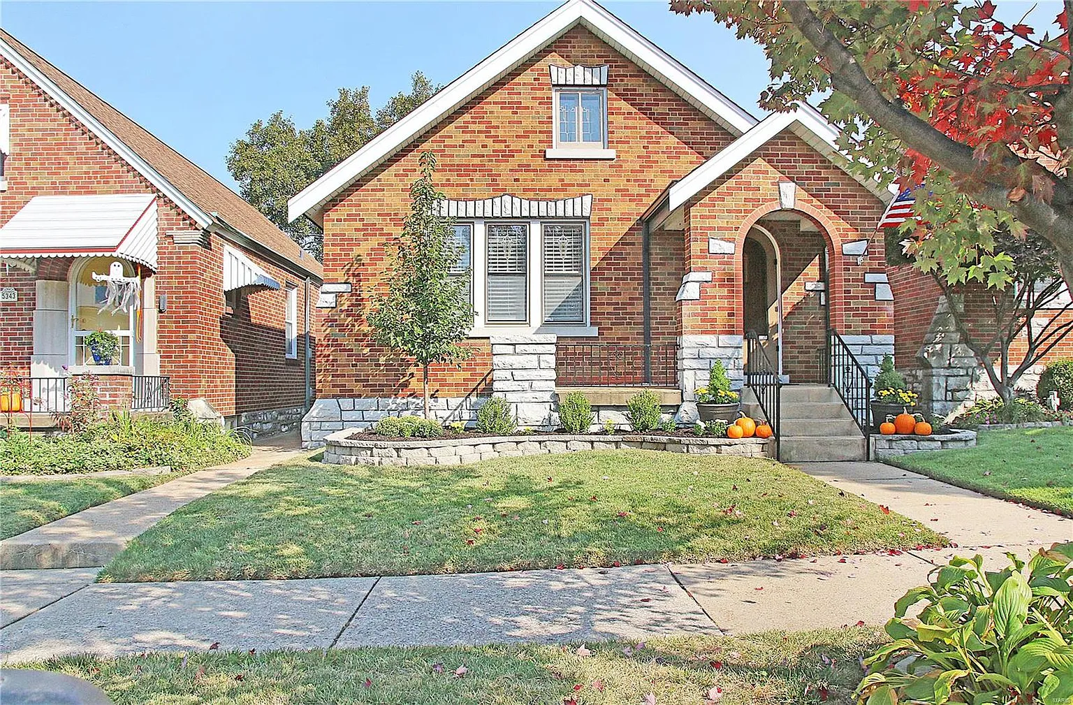 5341 Walsh St photo 1