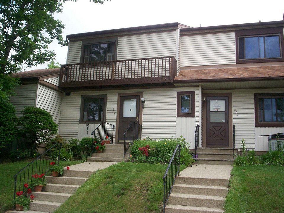 3 Level Townhome in Stonegate Village