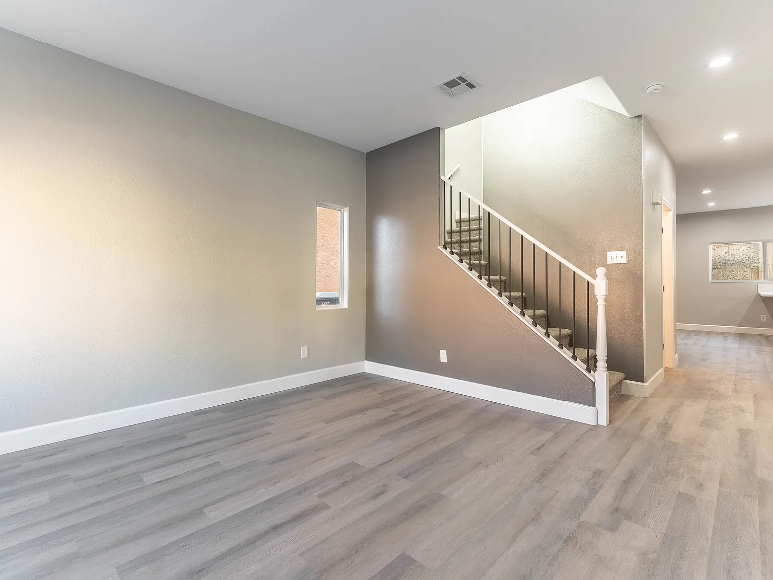 3 bed, 2.5 bath, 1612 sqft, $2,800 — Photo 3