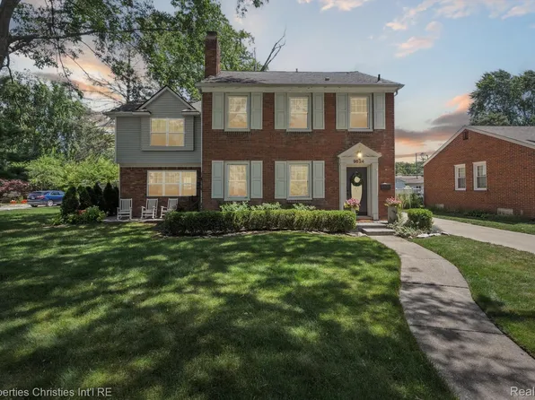9824 Arden St, Livonia, MI 48150