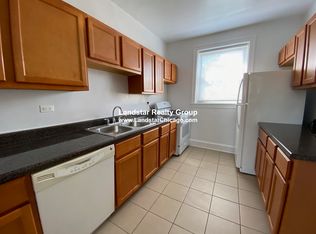 732 Reba Pl #D3, Evanston, IL 60202