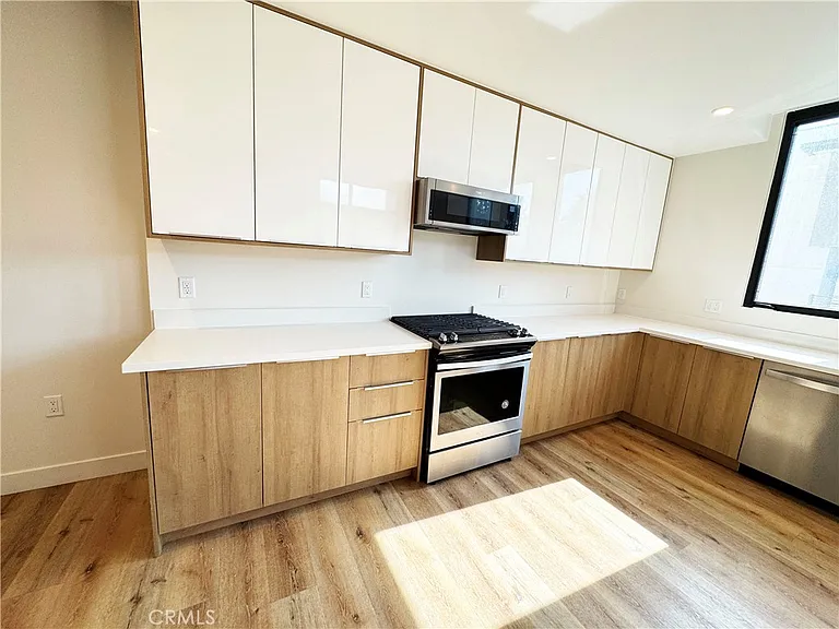 501 N Santa Anita Ave #D — Photo 14