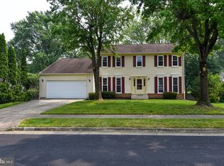 8615 Woodbine Ln, Annandale, VA 22003