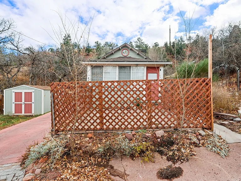 811 Shoshone Pl — Photo 3