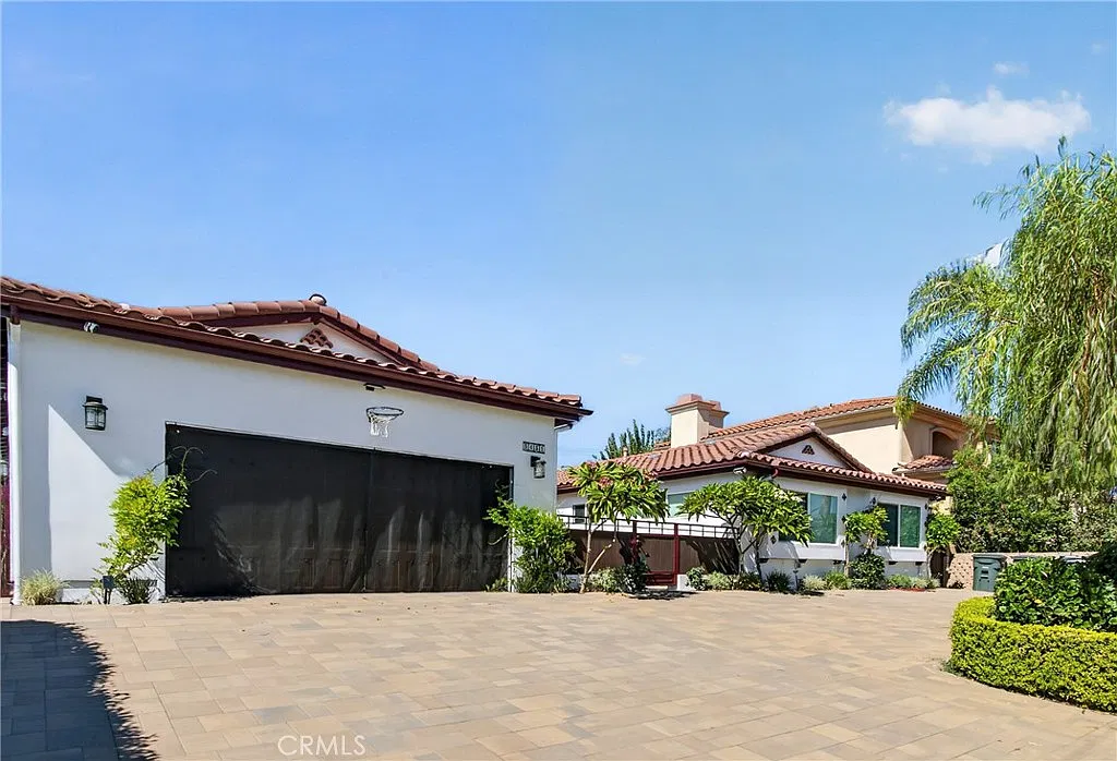 5 bed, 3.5 bath, 2550 sqft, $5,500 — Photo 3