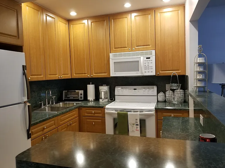 638 Snug Harbor Dr #E4 — Photo 16