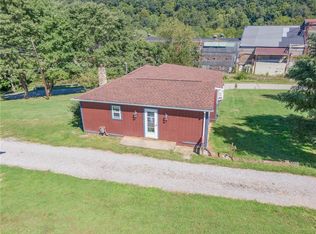 115 1st St, Leechburg, PA 15656