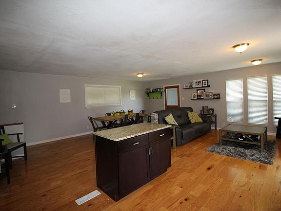 4th image of 5704 Outer Dr