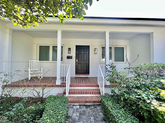 3rd image of 1116 Aduana Ave