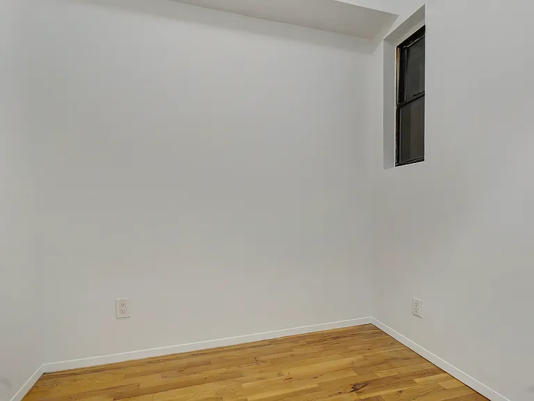 350 W 47th St #3C — Photo 6