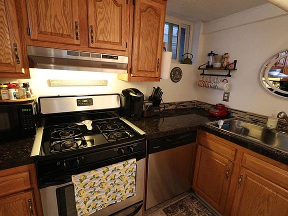5th image of 1250 N Pearl St APT 6