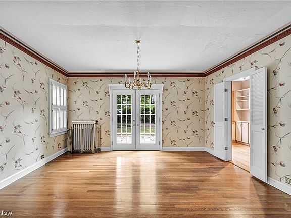 5th image of 3295 Glencairn Rd