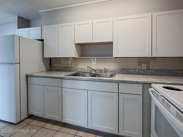 1124 Woodruff Ave #3 — Photo 4