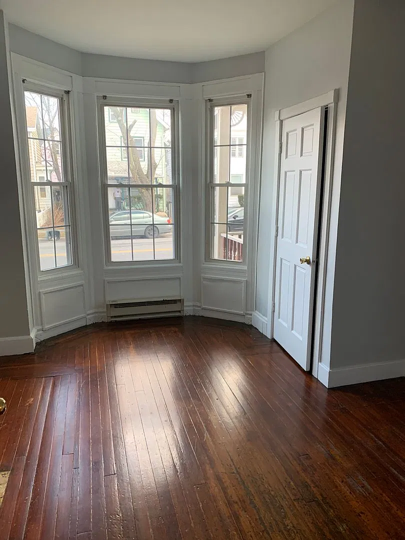 11 Hooker Ave — Photo 3