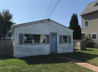 633 Park Ave, Portsmouth, RI 02871