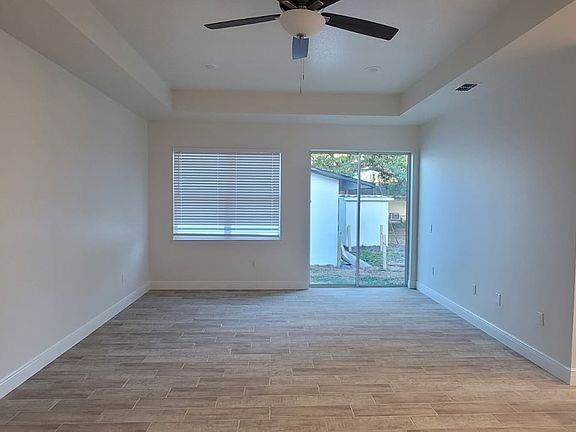 3rd image of 1111 N Lavon Ave